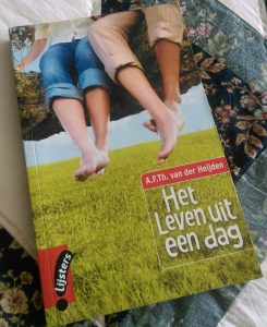 Boek Het leven uit een dag 